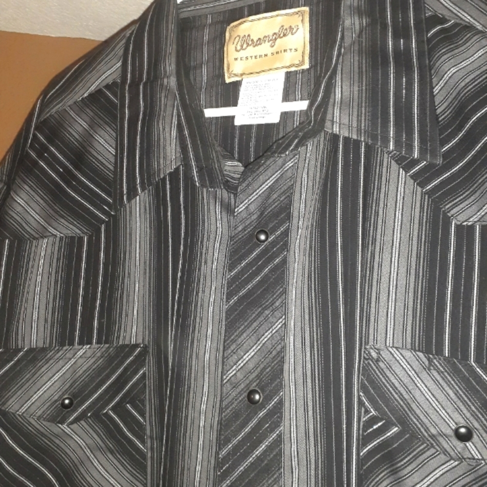 WRANGLER 3XL BUTTON UP SHIRT.